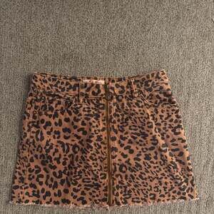 Free People Leopard Zipper Skirt Size 26